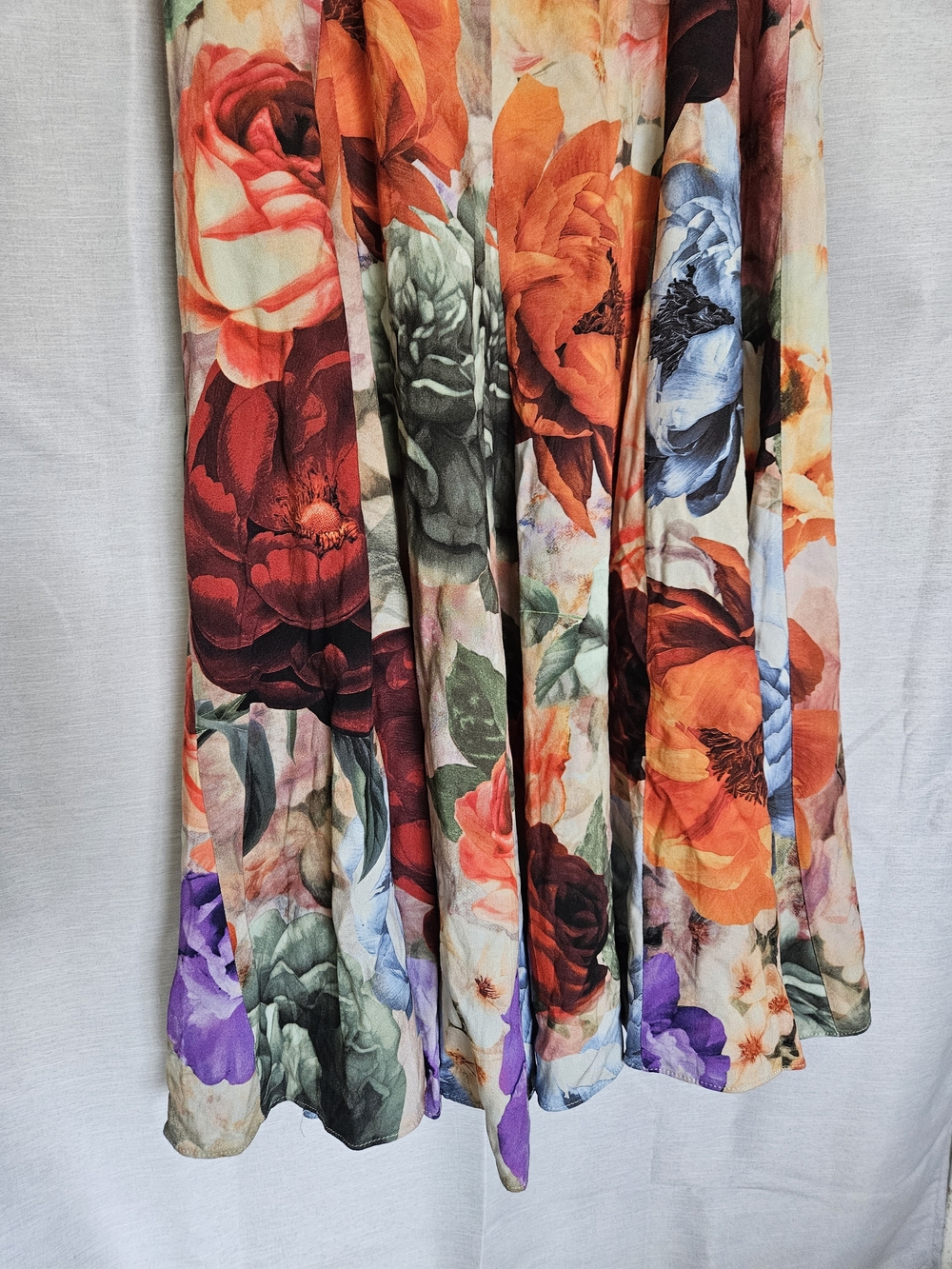 Alice + Olivia Jeanette Pleated Floral-Print Crepe de Chine Midi Dress Size 4 - Picture 6 of 9